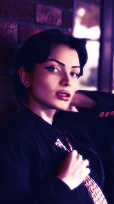 Mulher elegante - Slide 1